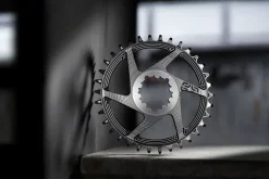 E-Thirteen Helix R Chainring - 30t 11/12-Speed 3mm Offset SRAM 3-Bolt DM BLK