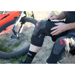 G-Form E-Line E-Bike Knee Pads - Black